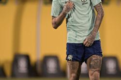 内马尔重返赛场，战术调整首场状态出色，西班牙队观众沸腾！(内马尔最经典的比赛视频回放)-米兰中国官网