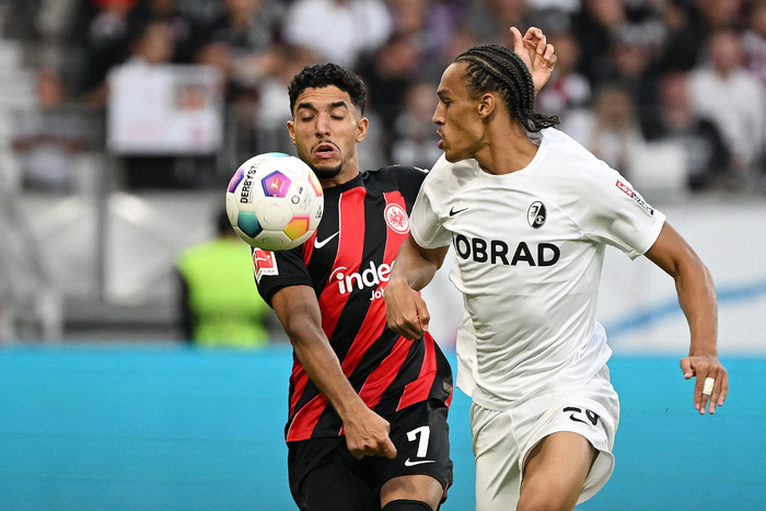 法兰克福发布备战花絮,加时末段再遭质疑,德甲任务艰巨,医务组通报恢复(法兰克福德甲赛程) 法兰克福发布备战花絮,加时末段再遭质疑,德甲任务艰巨,医务组通报恢复(法兰克福德甲赛程)